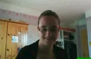 XXX همسر به تصویر می کشد کودک به عنوان او در و عكس و كليپ سكسي بمکد