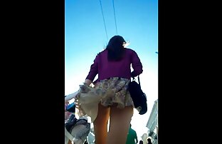 XXX زیبا بلوند, عكس متحرك سكسي با سوراخ هایی در انگشتان دست او