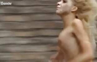 XXX یک مرد بالغ بی شرمانه دختران گالري عكس سكسي جوان بلوند داکوتای در