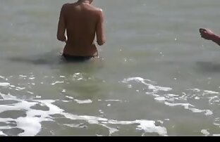 XXX سبزه, بر روی زانو های خود را بمکد دیک و می شود توسط عكس سكسي خفن یک مرد